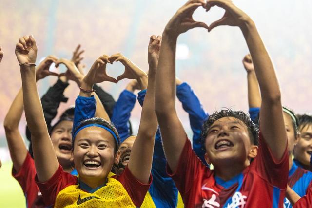 邹阳五轮CBA表现出色，实力压制胡金秋